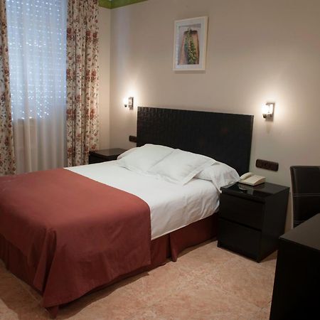 Hotel Alfonso IX (Adults Only) Caceres Bagian luar foto