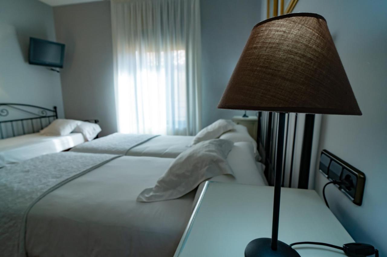 Hotel Alfonso IX (Adults Only) Caceres Bagian luar foto
