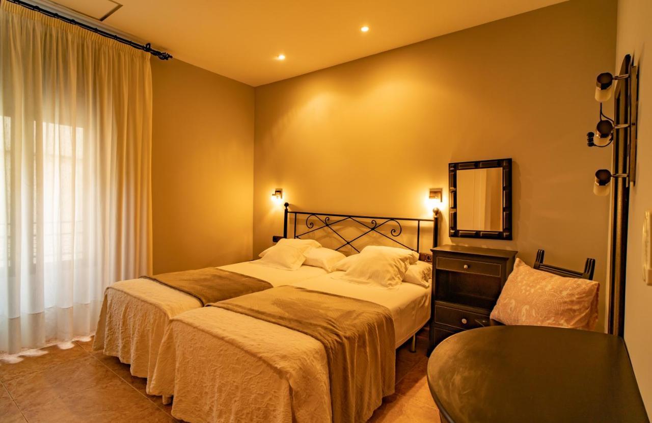 Hotel Alfonso IX (Adults Only) Caceres Bagian luar foto