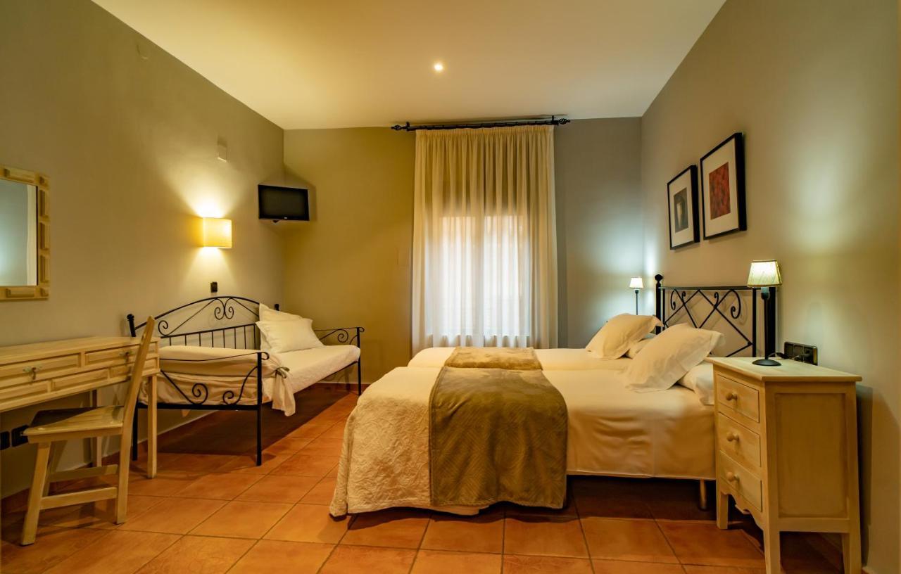 Hotel Alfonso IX (Adults Only) Caceres Bagian luar foto