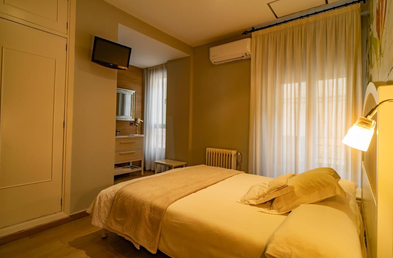Hotel Alfonso IX (Adults Only) Caceres Bagian luar foto