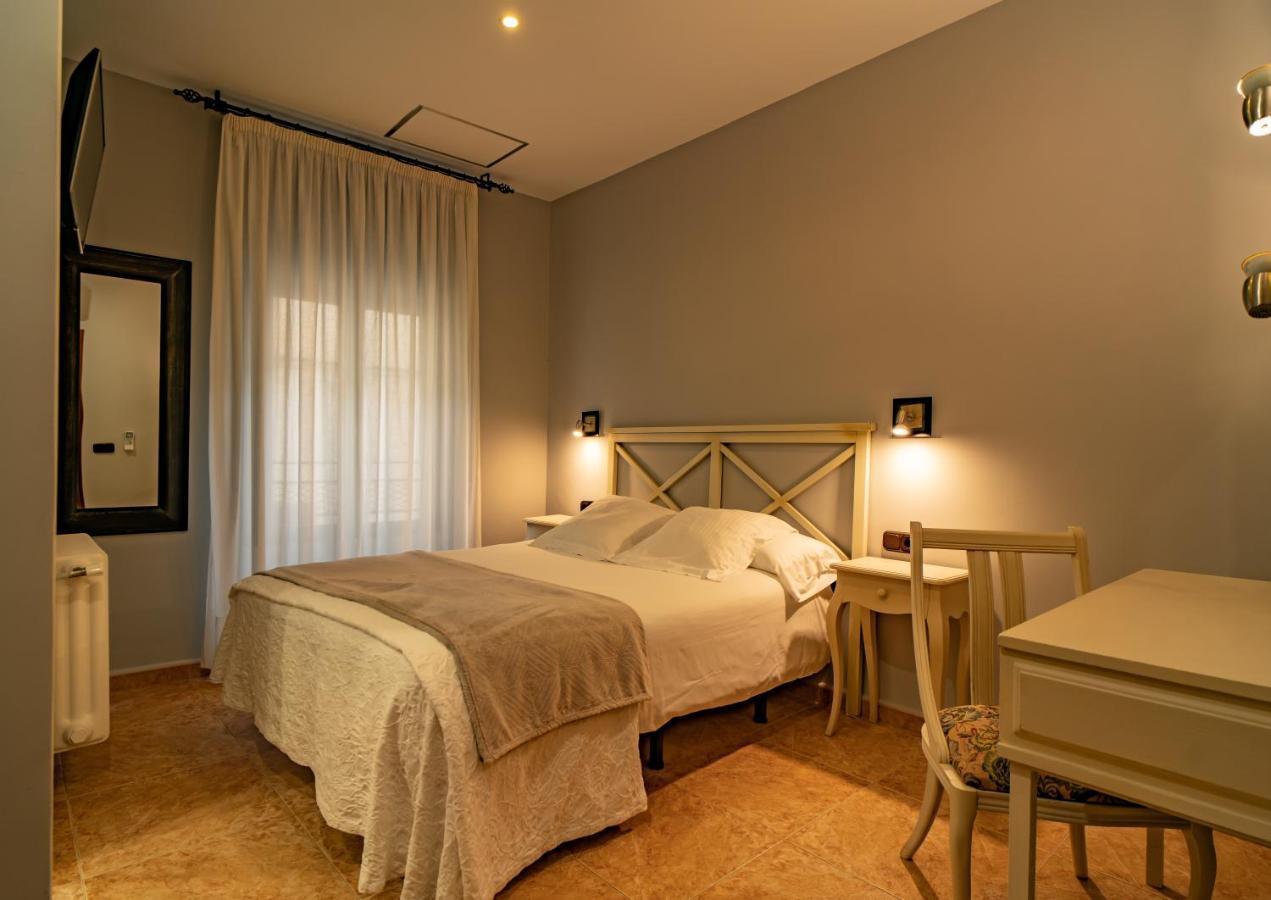 Hotel Alfonso IX (Adults Only) Caceres Bagian luar foto