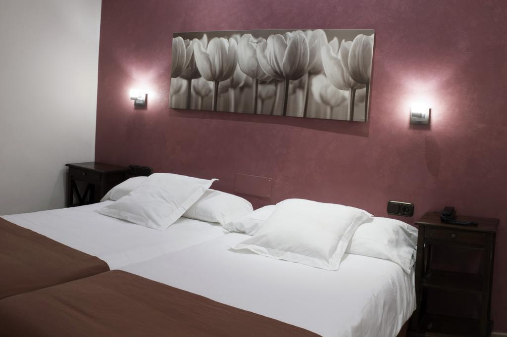 Hotel Alfonso IX (Adults Only) Caceres Bagian luar foto