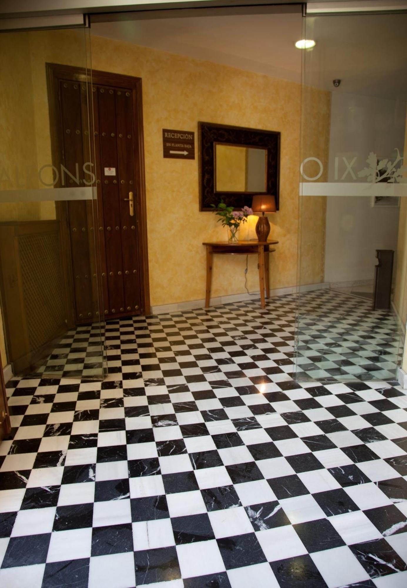 Hotel Alfonso IX (Adults Only) Caceres Bagian luar foto