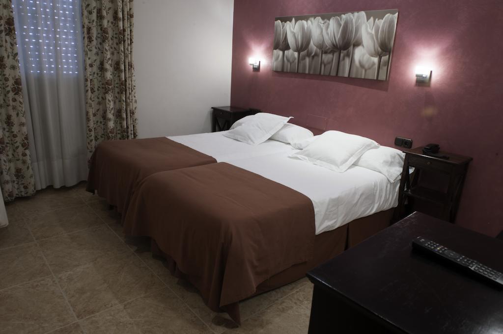 Hotel Alfonso IX (Adults Only) Caceres Bagian luar foto
