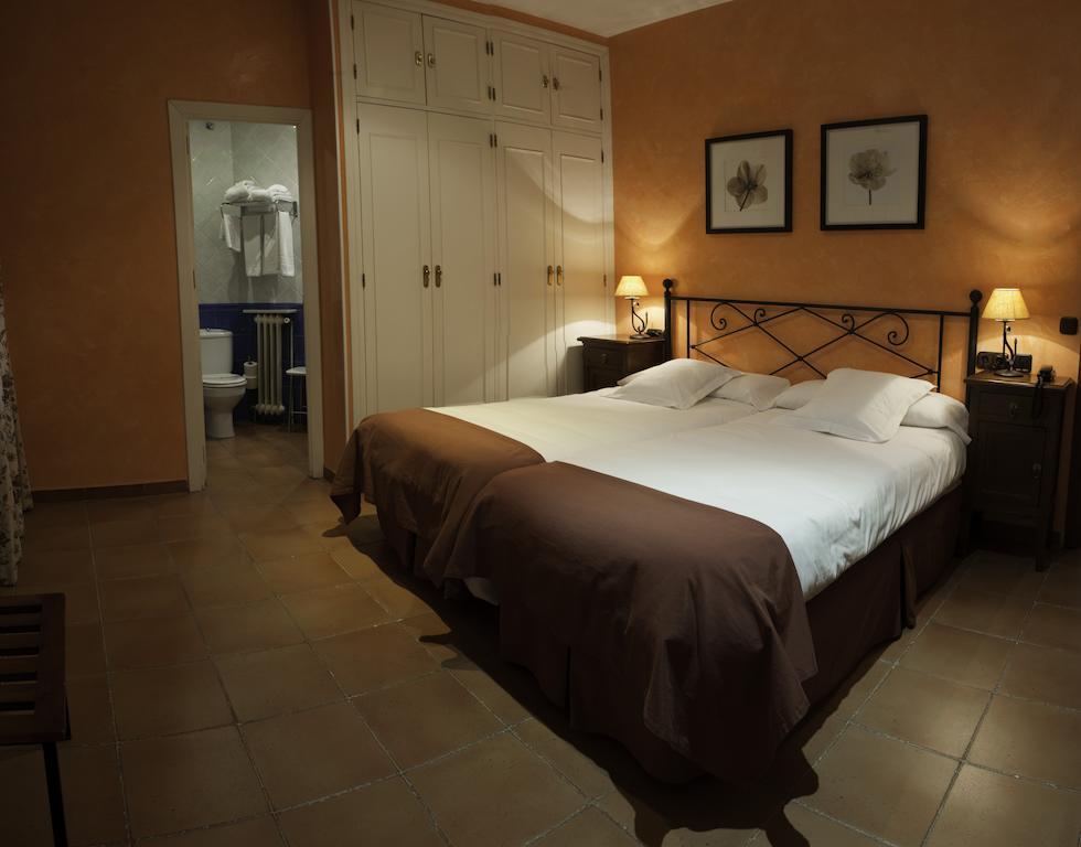 Hotel Alfonso IX (Adults Only) Caceres Bagian luar foto