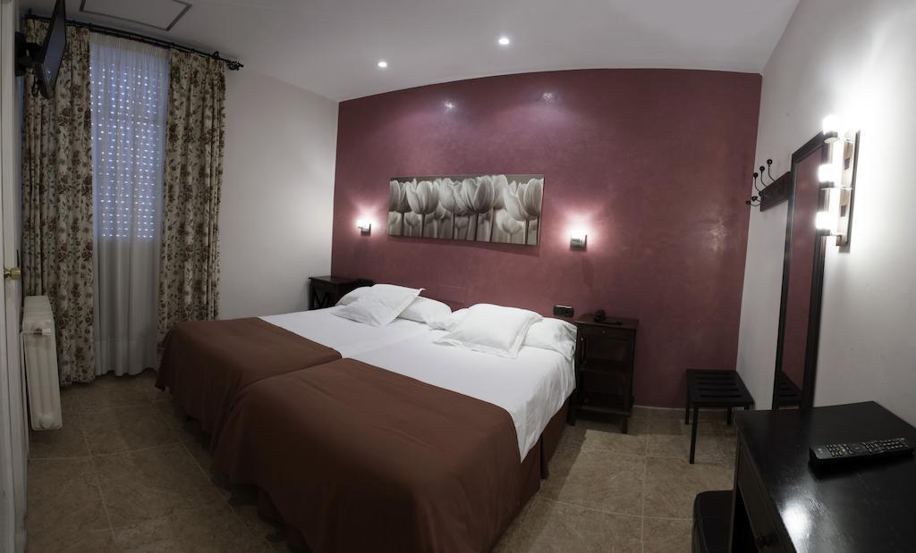 Hotel Alfonso IX (Adults Only) Caceres Bagian luar foto